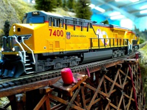 UP 7400 over James Canyon Trestle