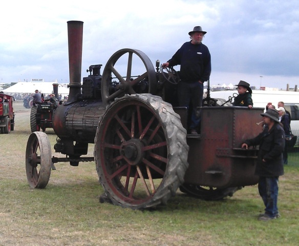 GDSF 2015 Traction Engine Timber Clad 2